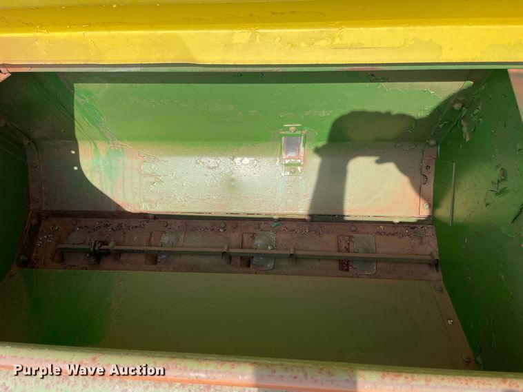 image for item DN5084 John Deere 8200  grain drill