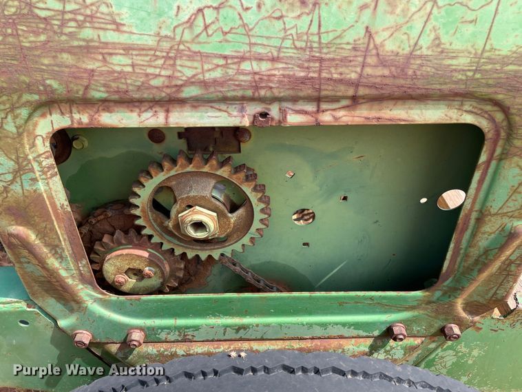 image for item DN5084 John Deere 8200  grain drill