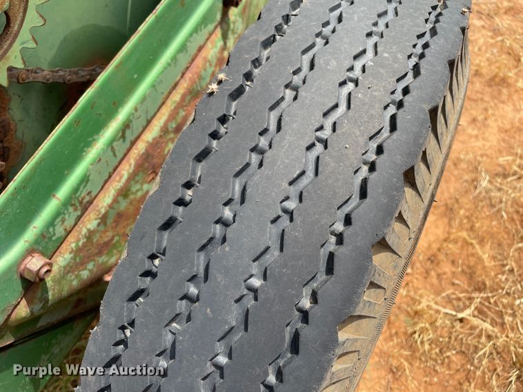 image for item DN5084 John Deere 8200  grain drill