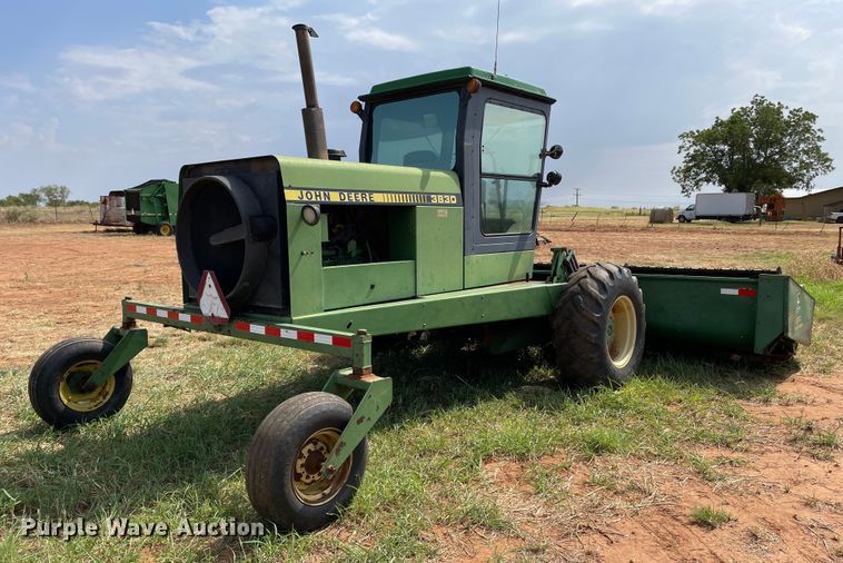 image for item DN5085 1985 John Deere 3830  windrower