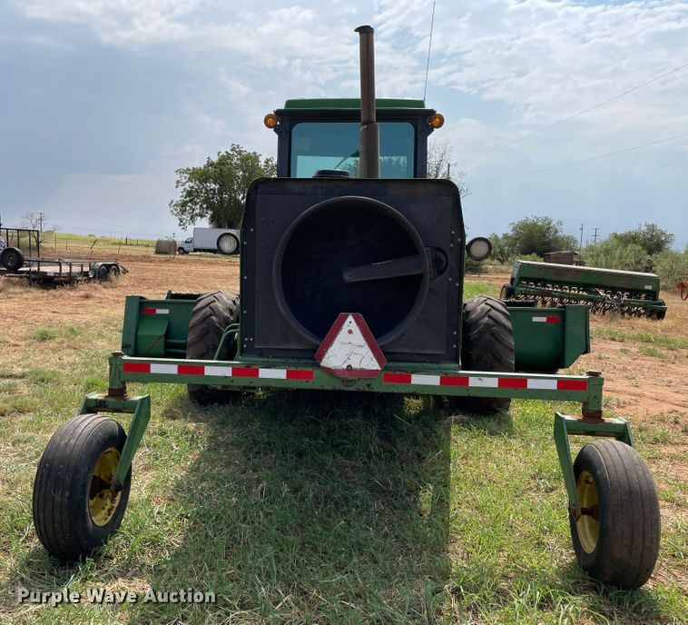 image for item DN5085 1985 John Deere 3830  windrower