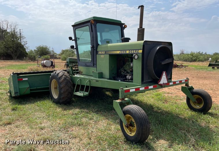 image for item DN5085 1985 John Deere 3830  windrower