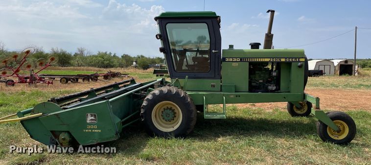 image for item DN5085 1985 John Deere 3830  windrower
