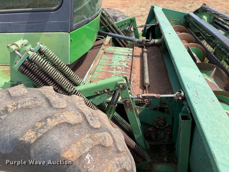 image for item DN5085 1985 John Deere 3830  windrower