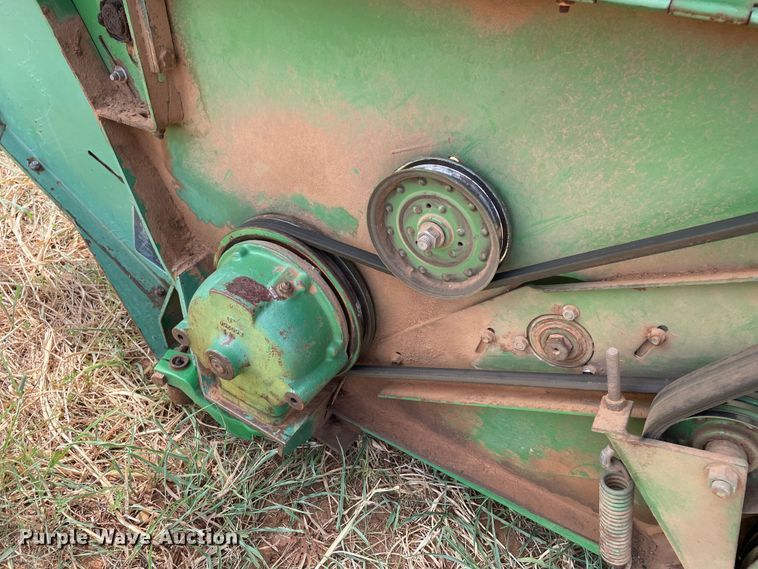 image for item DN5085 1985 John Deere 3830  windrower