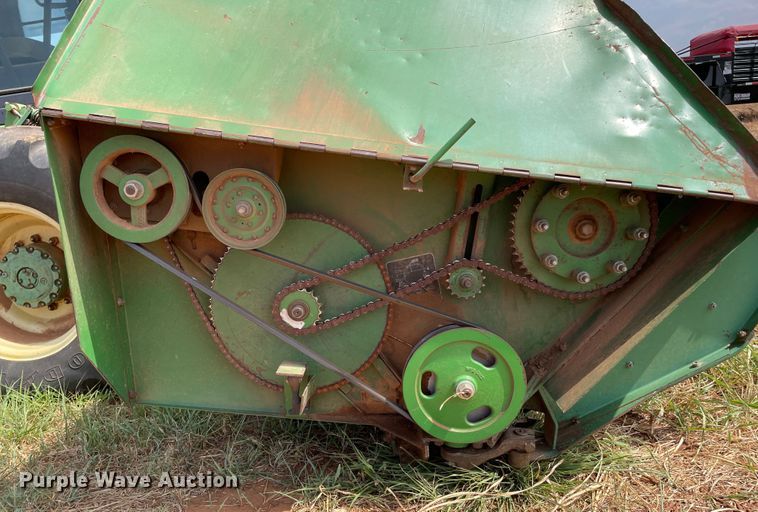 image for item DN5085 1985 John Deere 3830  windrower