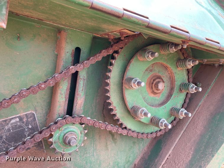 image for item DN5085 1985 John Deere 3830  windrower