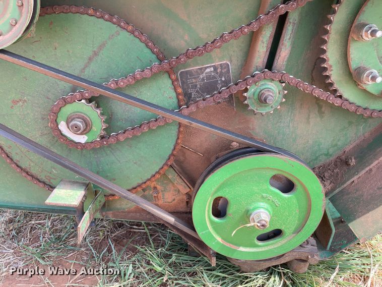 image for item DN5085 1985 John Deere 3830  windrower