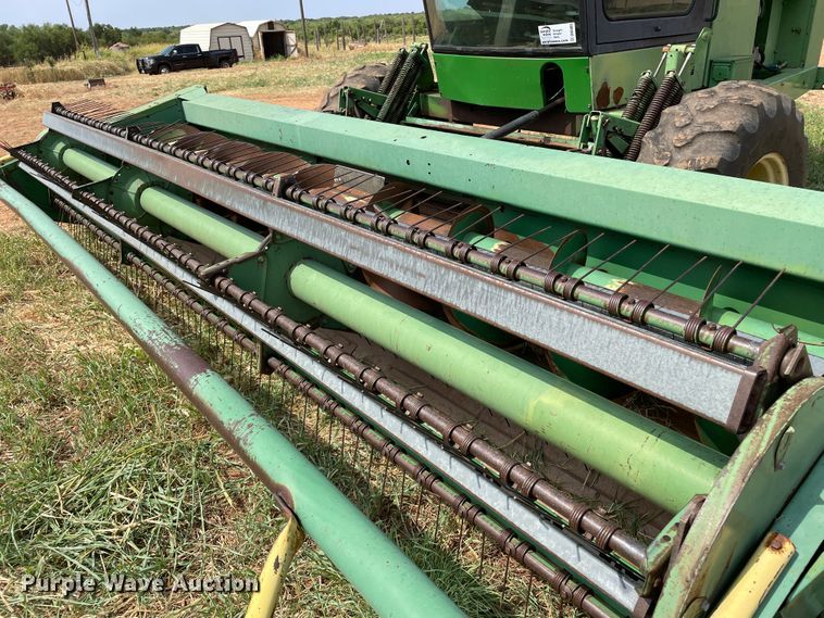 image for item DN5085 1985 John Deere 3830  windrower