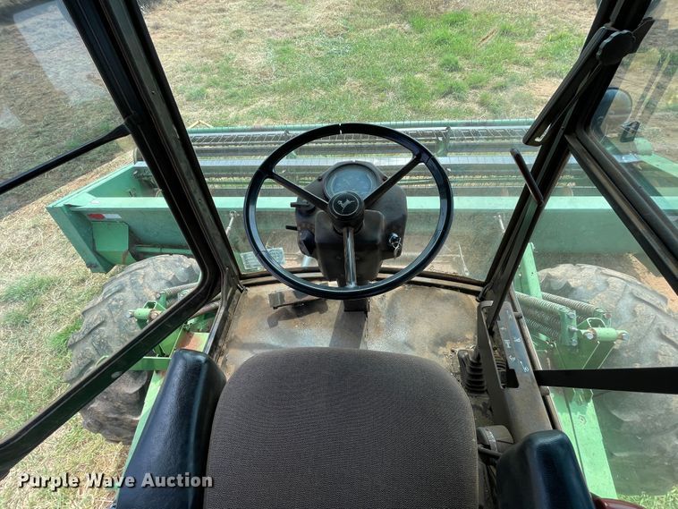 image for item DN5085 1985 John Deere 3830  windrower