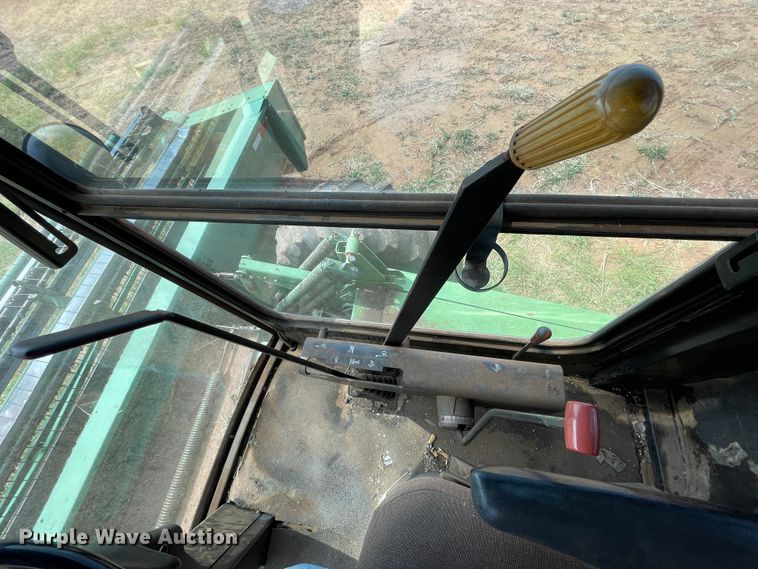 image for item DN5085 1985 John Deere 3830  windrower