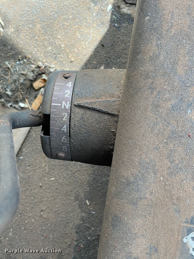 image for item DN5085 1985 John Deere 3830  windrower