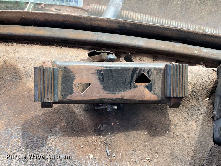 image for item DN5085 1985 John Deere 3830  windrower