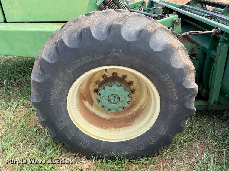 image for item DN5085 1985 John Deere 3830  windrower