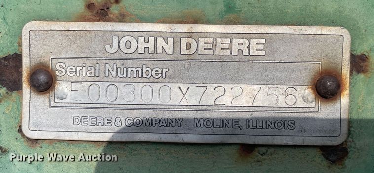 image for item DN5085 1985 John Deere 3830  windrower
