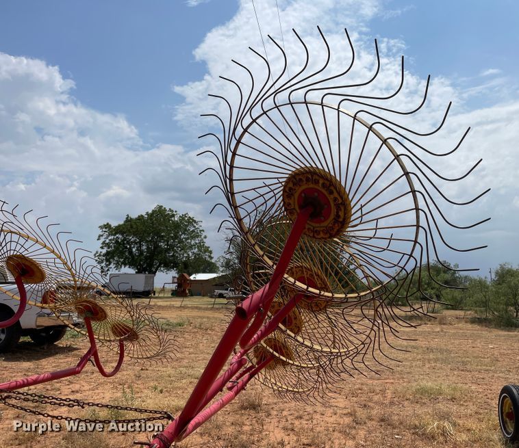 image for item DN5087 Tonutti RCS10  hay rake