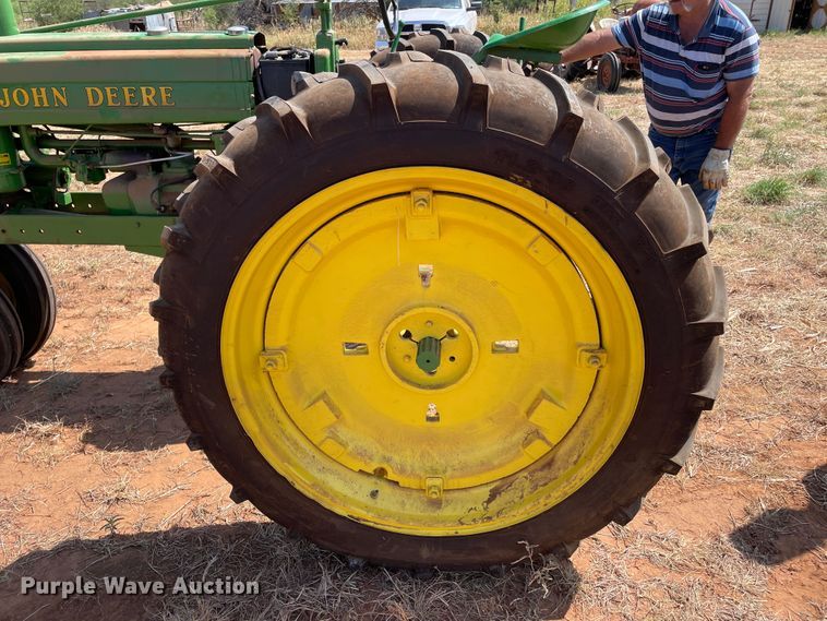 image for item DN5096 John Deere B  tractor