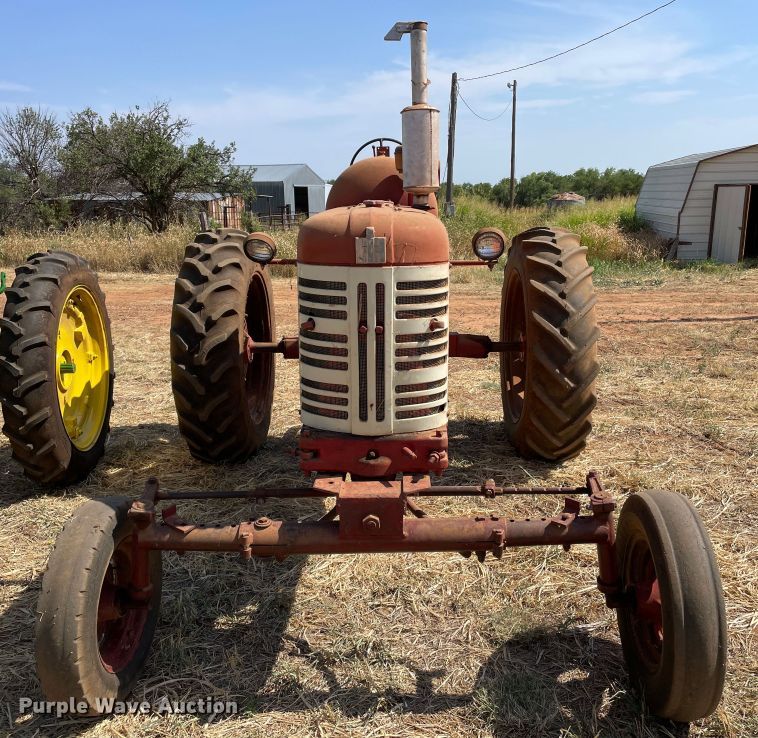 image for item DN5097 Farmall 400  tractor
