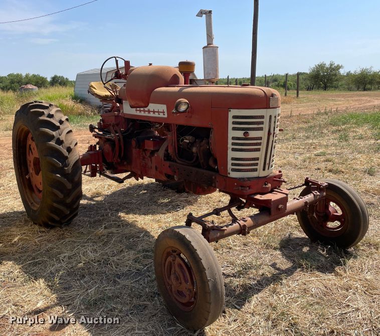 image for item DN5097 Farmall 400  tractor