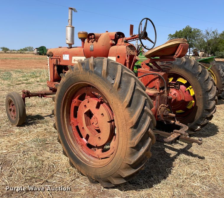 image for item DN5097 Farmall 400  tractor