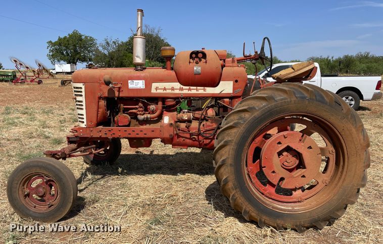 image for item DN5097 Farmall 400  tractor