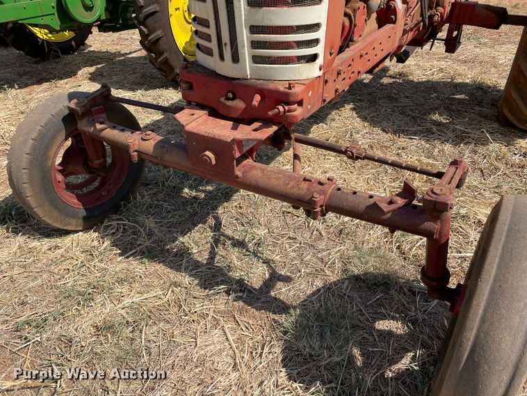 image for item DN5097 Farmall 400  tractor