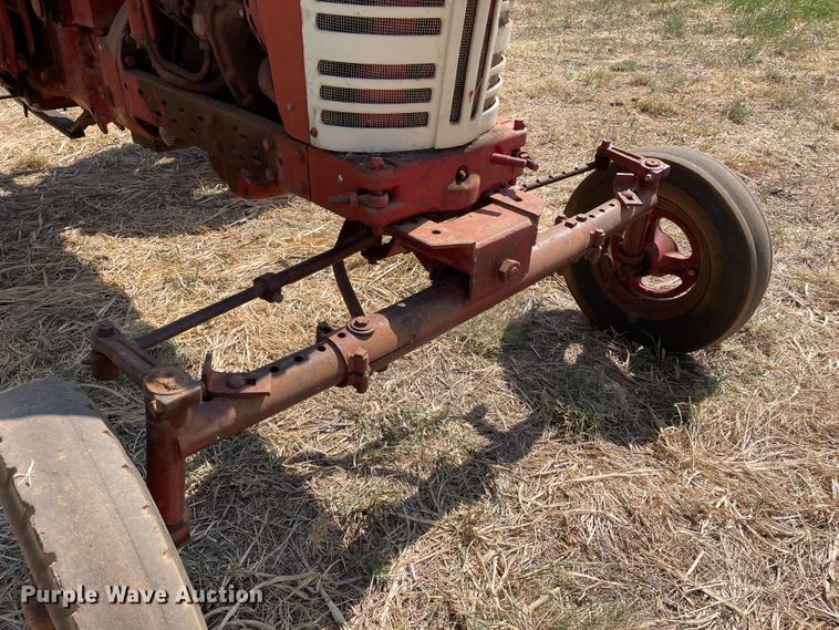 image for item DN5097 Farmall 400  tractor
