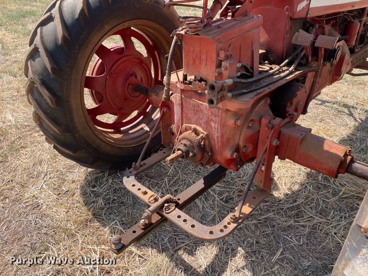 image for item DN5097 Farmall 400  tractor
