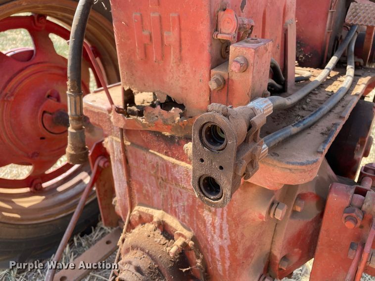 image for item DN5097 Farmall 400  tractor