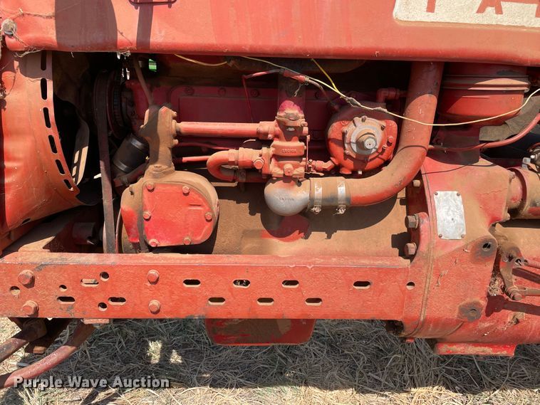 image for item DN5097 Farmall 400  tractor