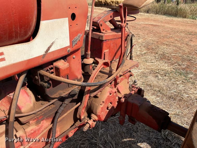 image for item DN5097 Farmall 400  tractor