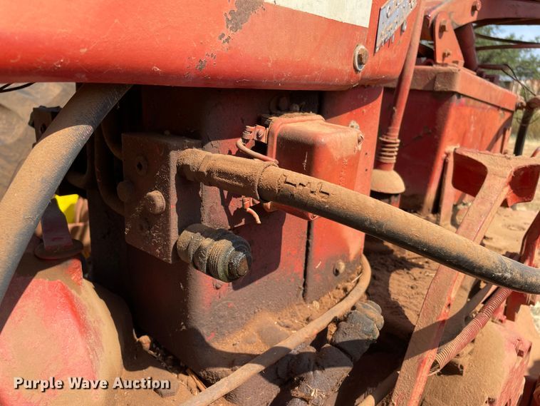 image for item DN5097 Farmall 400  tractor