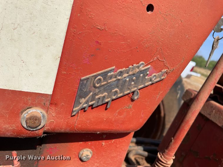 image for item DN5097 Farmall 400  tractor