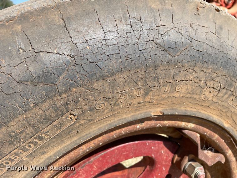 image for item DN5097 Farmall 400  tractor