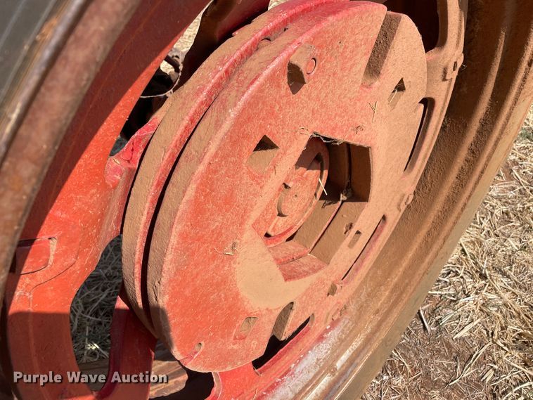 image for item DN5097 Farmall 400  tractor