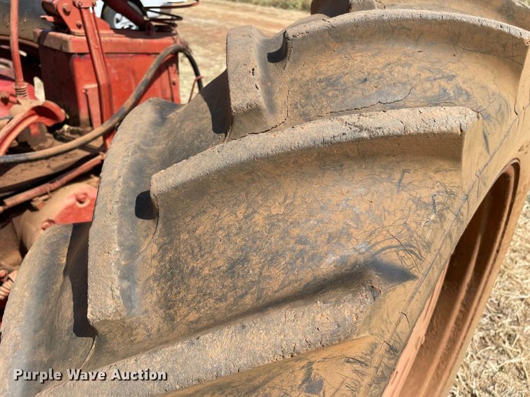 image for item DN5097 Farmall 400  tractor