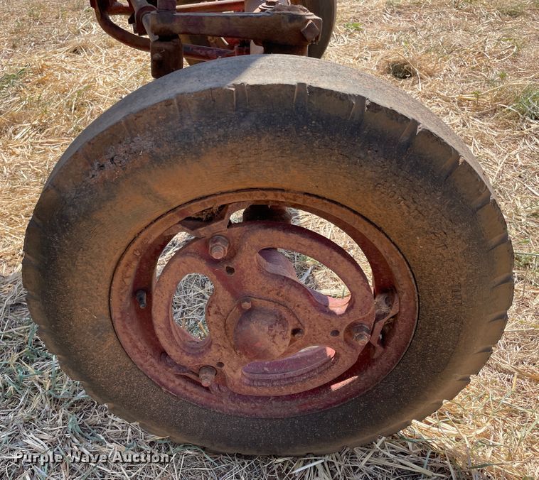 image for item DN5097 Farmall 400  tractor