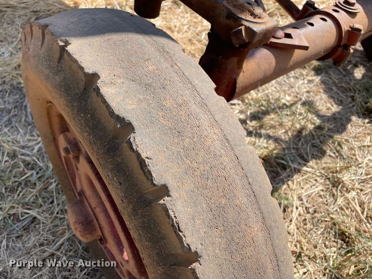 image for item DN5097 Farmall 400  tractor