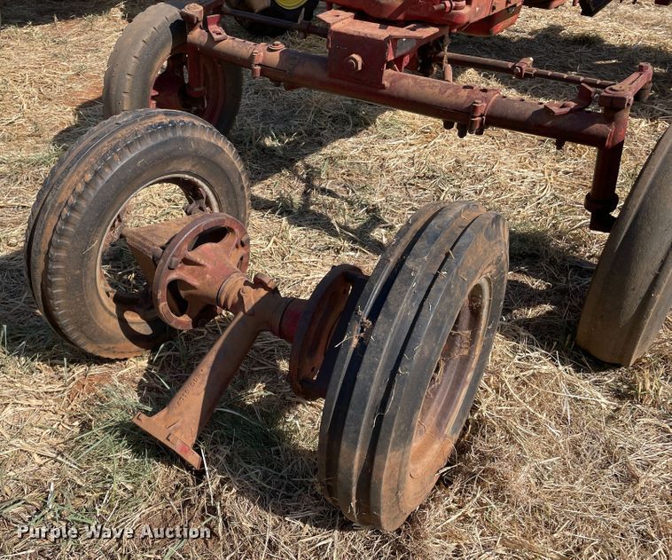 image for item DN5097 Farmall 400  tractor