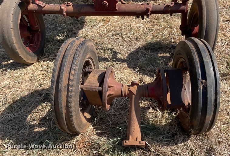 image for item DN5097 Farmall 400  tractor