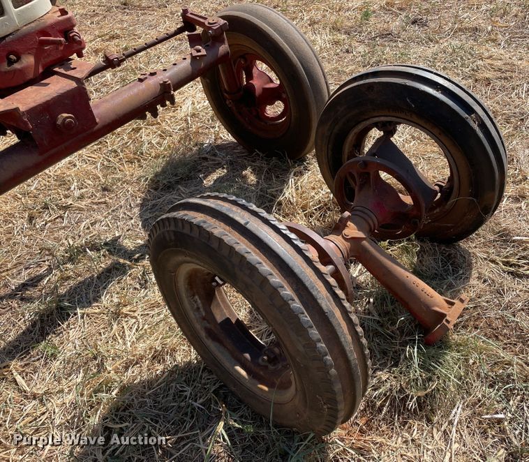 image for item DN5097 Farmall 400  tractor