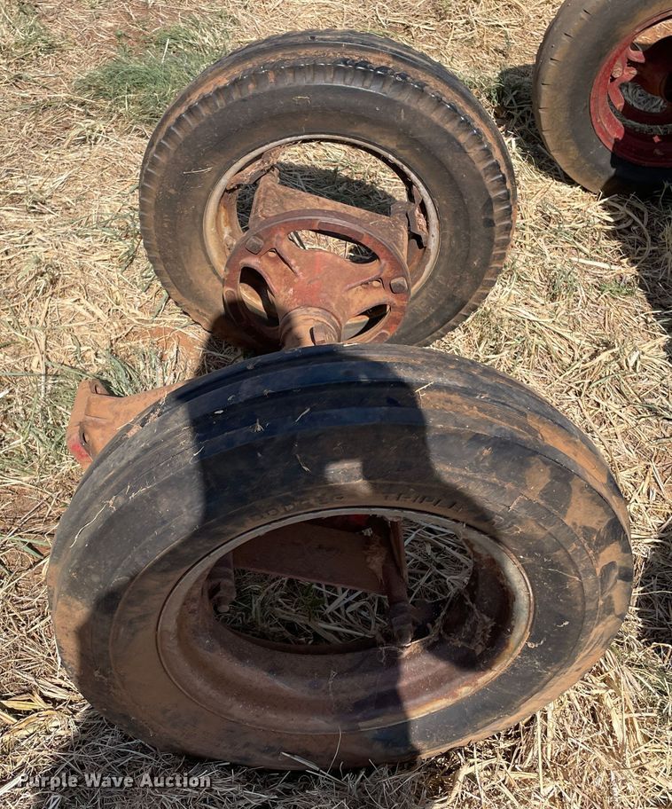 image for item DN5097 Farmall 400  tractor