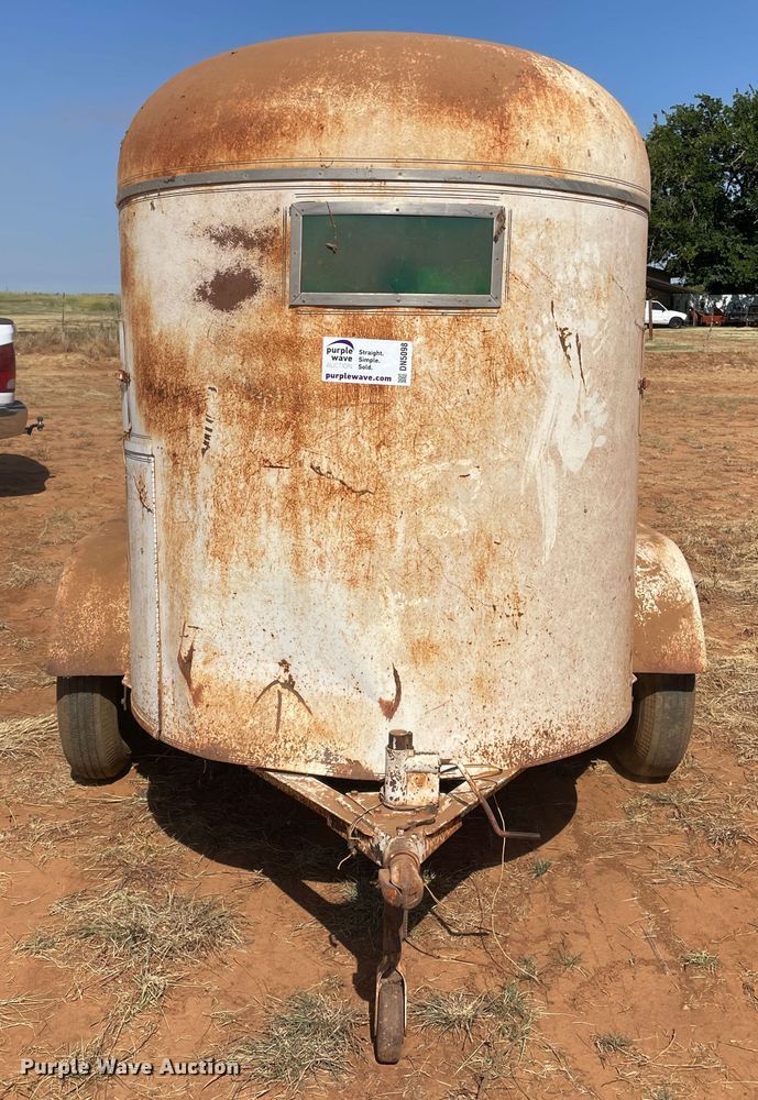 image for item DN5098 1970 Linville  livestock trailer