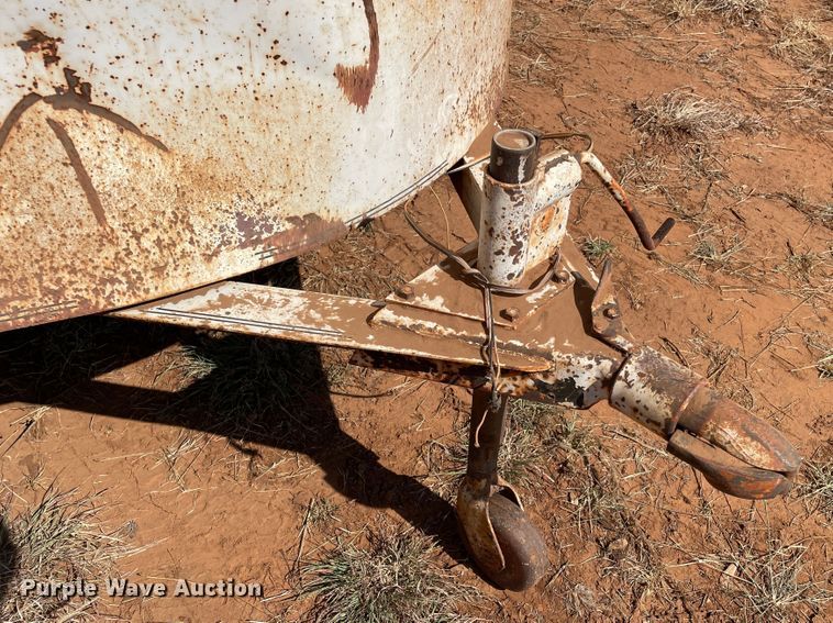image for item DN5098 1970 Linville  livestock trailer