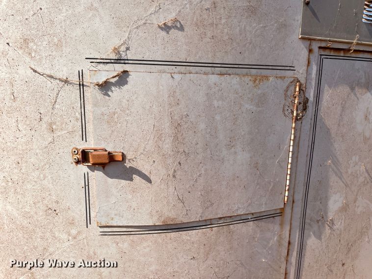 image for item DN5098 1970 Linville  livestock trailer