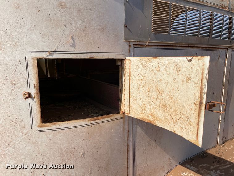 image for item DN5098 1970 Linville  livestock trailer