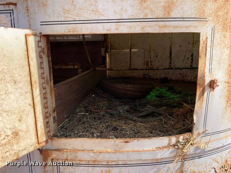 image for item DN5098 1970 Linville  livestock trailer