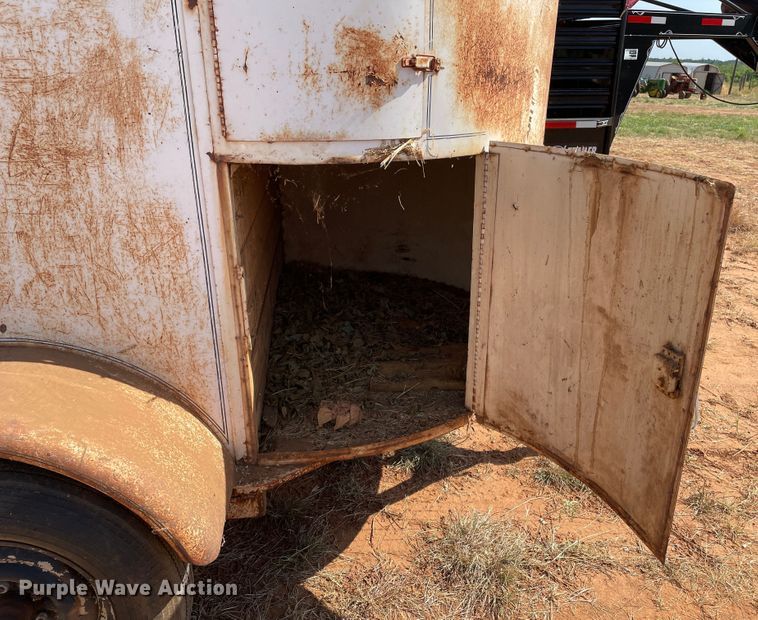 image for item DN5098 1970 Linville  livestock trailer