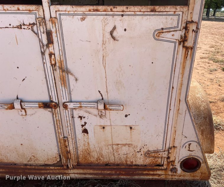 image for item DN5098 1970 Linville  livestock trailer