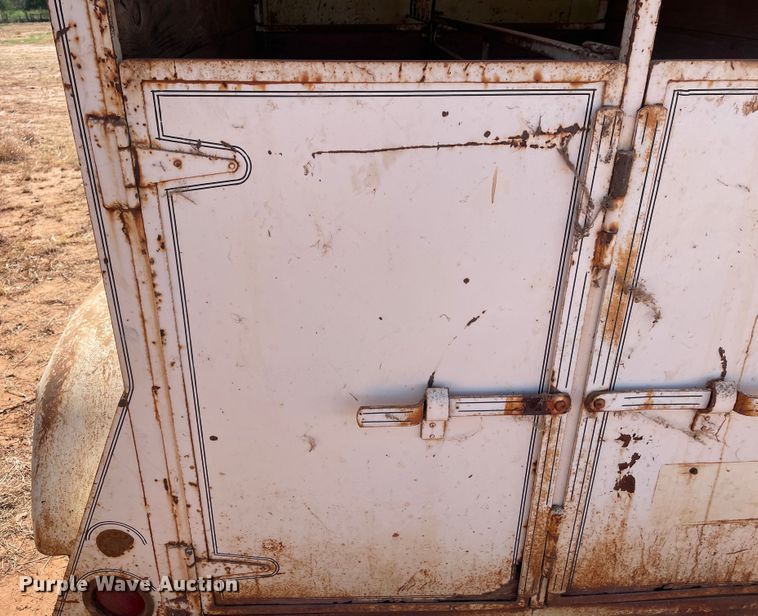 image for item DN5098 1970 Linville  livestock trailer